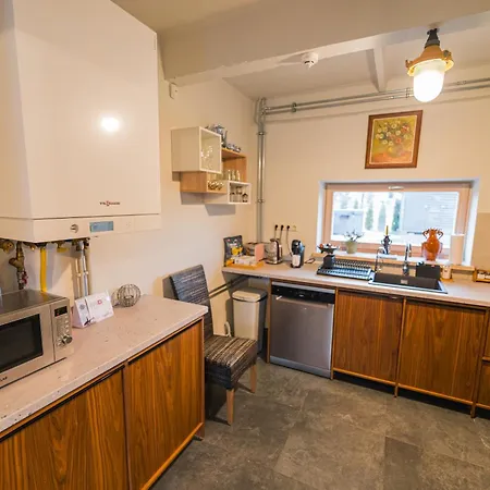 Vintage Pilot's House - Pupoli * Nakotne